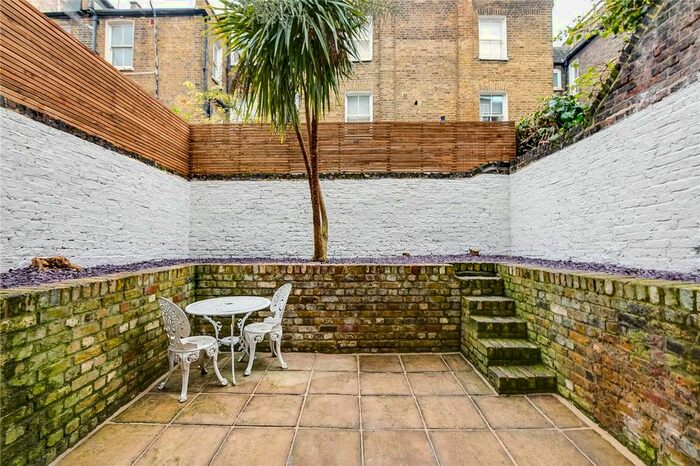 1 Bedroom Flat To Rent In Crookham Road, Fulham, SW6