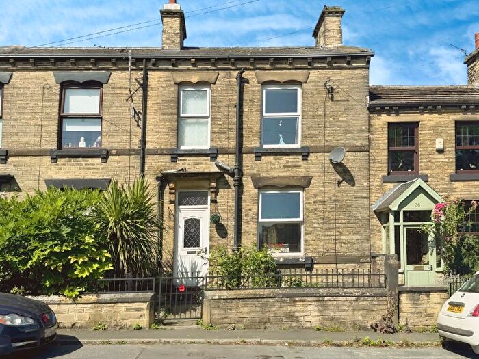 2 Bedroom Terraced House For Sale In New Lane, Cleckheaton, BD19