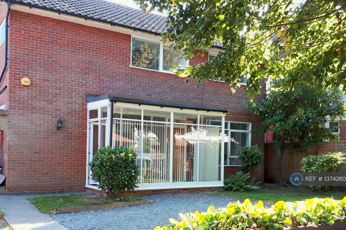 4 Bedroom Detached House To Rent In Highland Avenue, Essex, CM15