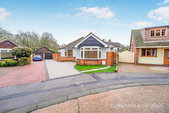 3 Bedroom Bungalow For Sale In Priory Close, Brentwood, Essex, CM15