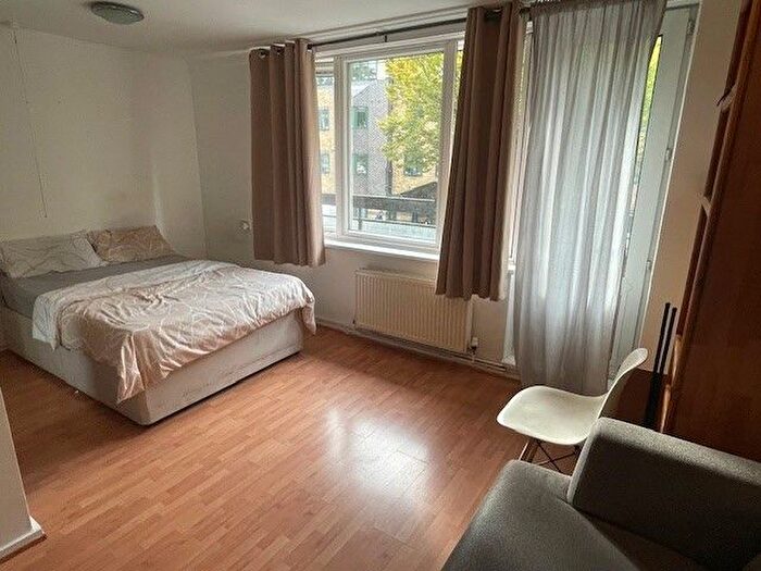 Studio To Rent In Downy House, Globe Road, London, E1