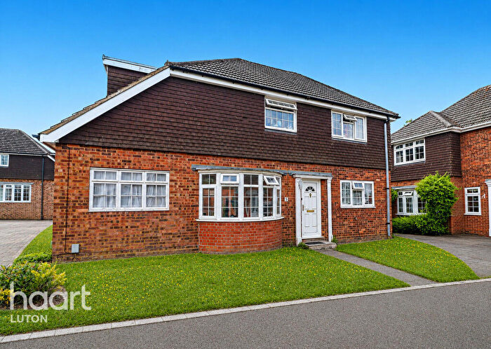 4 Bedroom Detached House For Sale In Sutherland Place, Luton, LU1