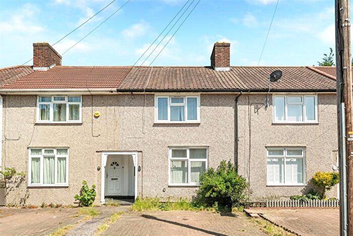 2 Bedroom Property For Sale In Cornshaw Road, Dagenham, RM8
