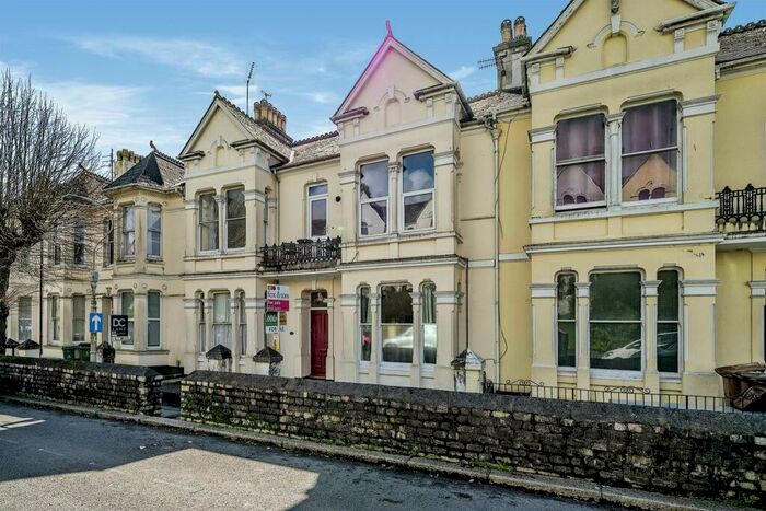 2 Bedroom Flat To Rent In Connaught Avenue, Plymouth, PL4