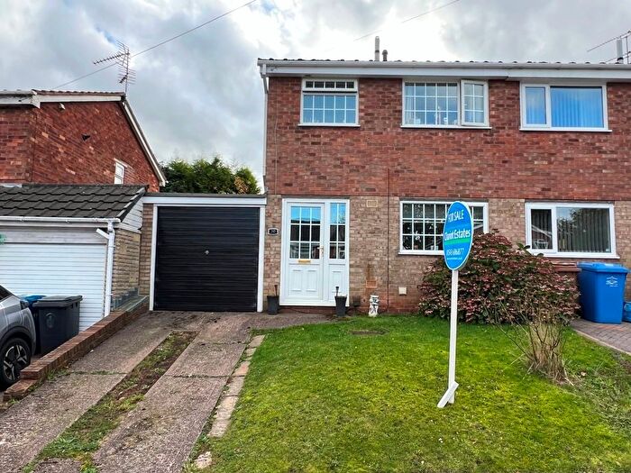 3 Bedroom Semi-Detached House To Rent In Linden Avenue, Chase Terrace, Burntwood, WS7