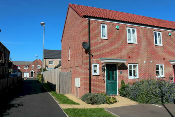 2 Bedroom End Of Terrace House To Rent In Medina Walk, Spalding, PE11