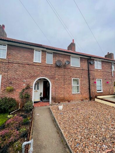 2 Bedroom Terraced House To Rent In Roundtable Road, Downham, Bromley BR1
