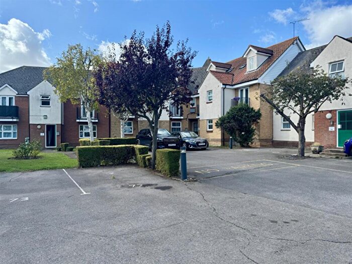 1 Bedroom Apartment For Sale In Cherry Orchard, Southminster, CM0