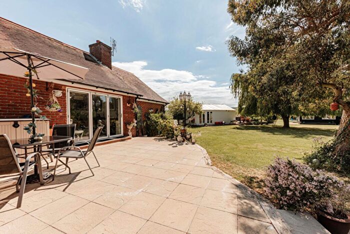 4 Bedroom Detached Bungalow For Sale In Highstreet Road, Hernhill, ME13