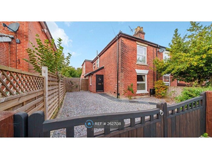 3 Bedroom Semi-Detached House To Rent In Osborne Road North, Southampton, SO17