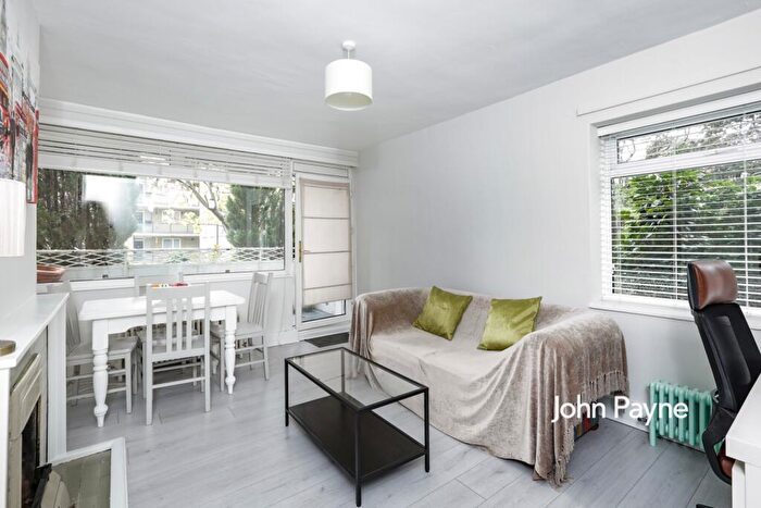2 Bedroom Flat To Rent In Pagoda Gardens London, SE3