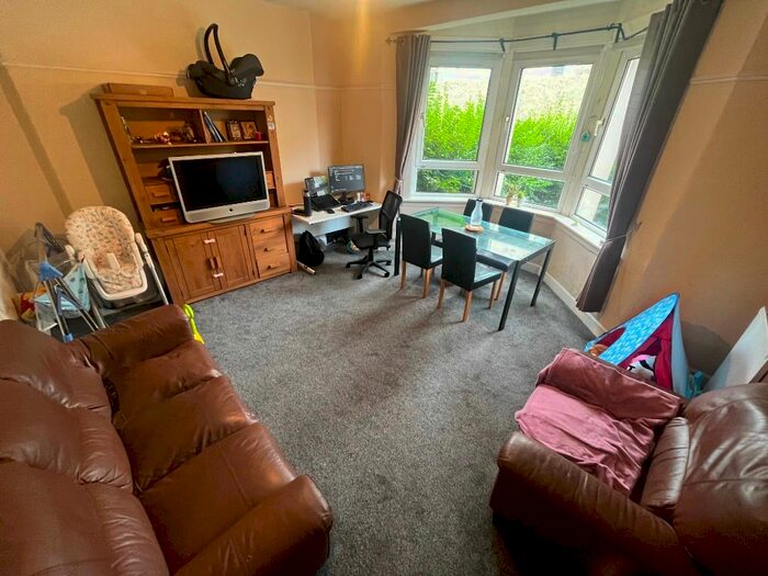 2 Bedroom Flat To Rent In Larchfield Avenue, Glasgow, G14