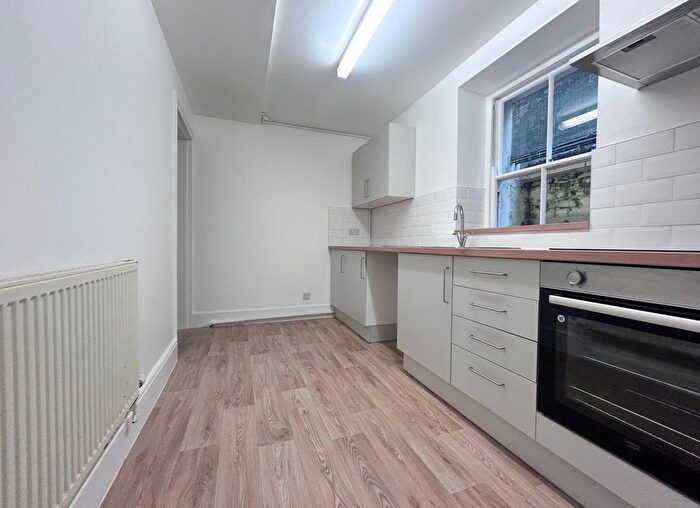 1 Bedroom Flat To Rent In Montpellier Grove, Cheltenham, GL50