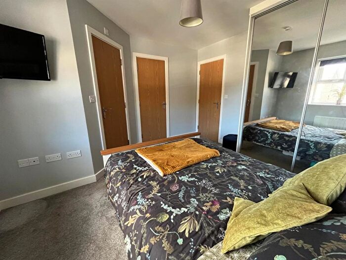 2 Bedroom Semi-Detached House For Sale In Hart Mill Close, Mossley, Ashton-Under-Lyne, OL5