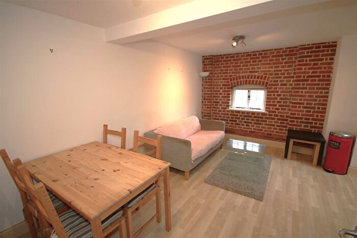 2 Bedroom Flat For Sale In The Maltings, Roper Road, Canterbury, CT2