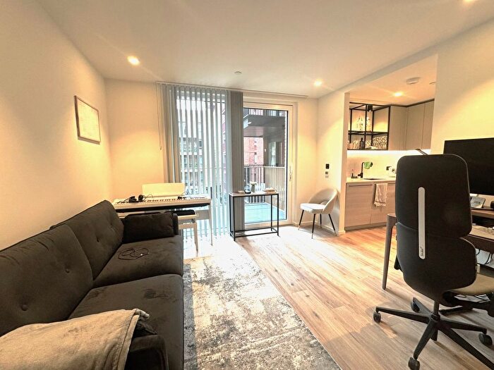 1 Bedroom Flat To Rent In Barnacle House, Poplar Riverside, Hemlock St., London, E14