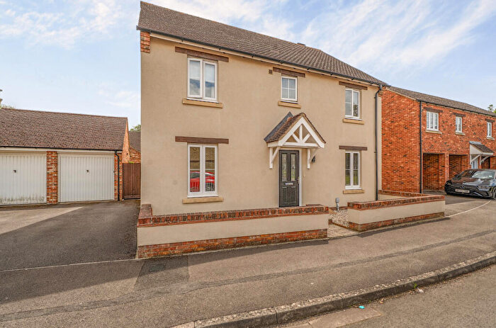 4 Bedroom Detached House For Sale In Winterbourne Road, Haydon End, Swindon, SN25