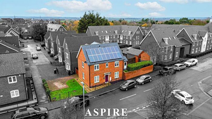 5 Bedroom Detached House For Sale In Temple Way, Rayleigh, Essex, SS6