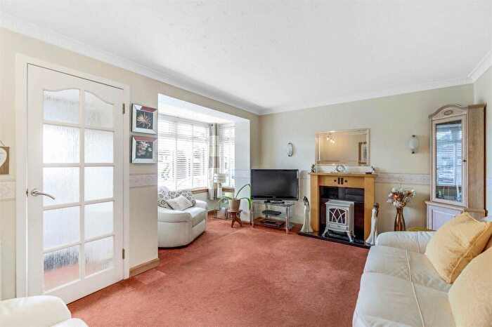 3 Bedroom Detached House For Sale In Inverewe Drive, Deaconsbank, Glasgow, Glasgow City, G46