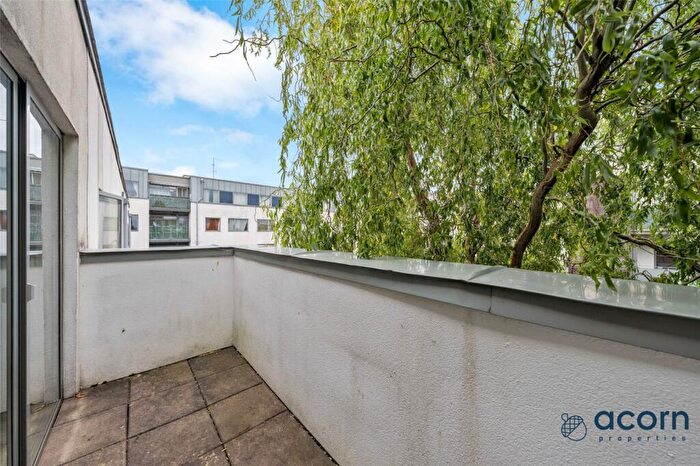 1 Bedroom Apartment For Sale In Airco Close, London, NW9