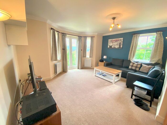 2 Bedroom Flat To Rent In Abbotsmead Place, Caversham, RG4