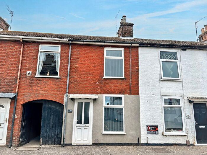 2 Bedroom Terraced House For Sale In High Street, Gorleston, NR31