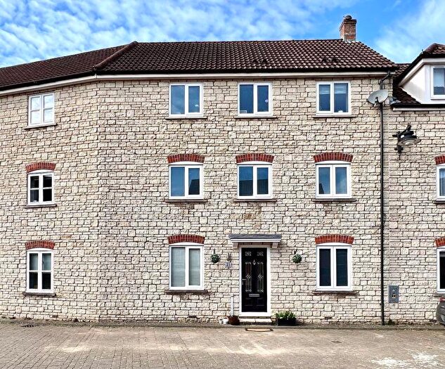 4 Bedroom Town House For Sale In Poppy Close, Calne, SN11