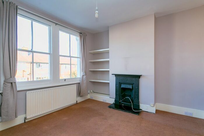 2 Bedroom Flat To Rent In Danbrook Road, London, SW16