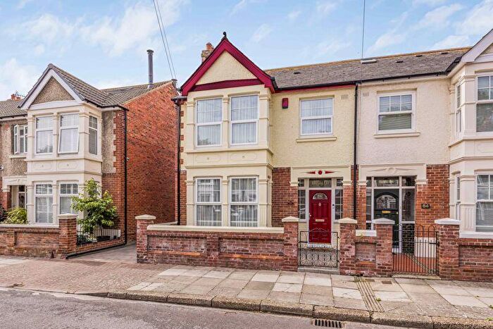 3 Bedroom Semi-Detached House For Sale In Amberley Road, Portsmouth, PO2