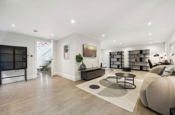 3 Bedroom Terraced House To Rent In Whittlebury Mews East, Primrose Hill, London, NW1