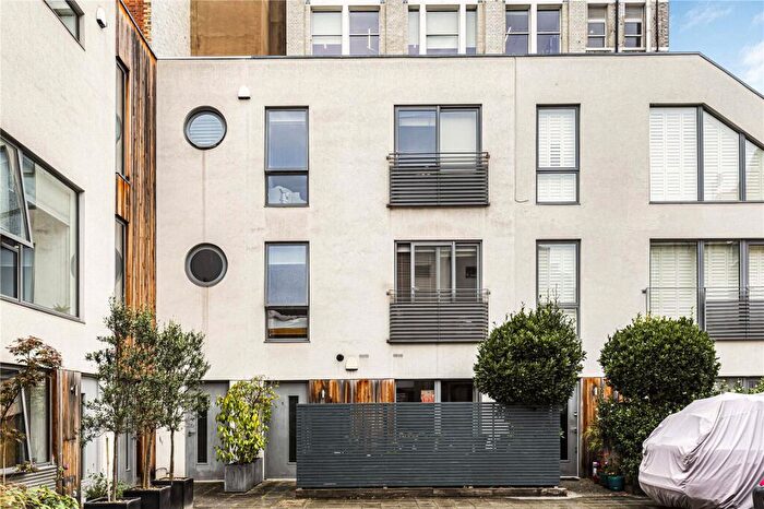 3 Bedroom Terraced House To Rent In Garrett Street, London, EC1Y