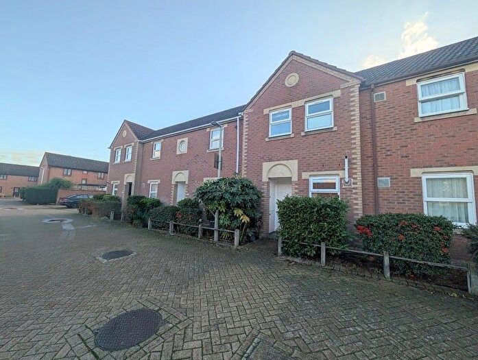 1 Bedroom Terraced House To Rent In Sledmere Court, Feltham, TW14