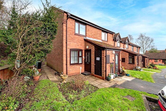 2 Bedroom Maisonette For Sale In Willow Tree Drive, Barnt Green, Birmingham, Worcestershire, B45