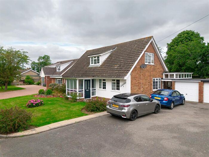 3 Bedroom Detached Bungalow For Sale In North Acres, Willisham, Ipswich, IP8