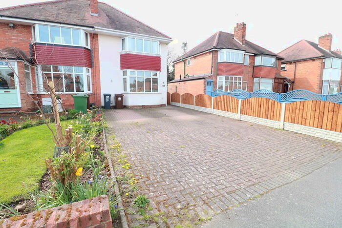 3 Bedroom Semi-Detached House To Rent In Redlands Road, Solihull, B91