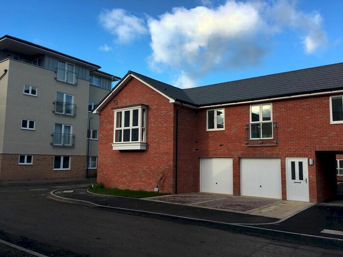 2 Bedroom Town House To Rent In Andrews Close, Warwick, CV34