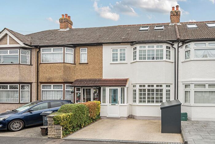 4 Bedroom Villa For Sale In Tennyson Avenue, New Malden, KT3