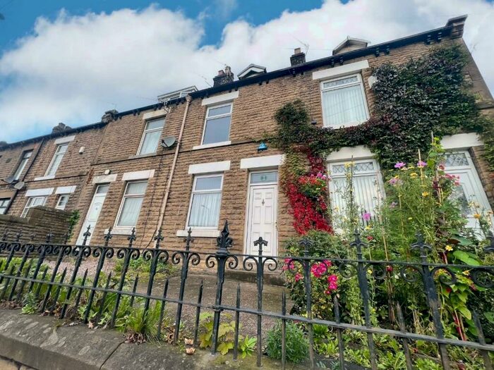3 Bedroom House To Rent In Halifax Road, Sheffield, S6