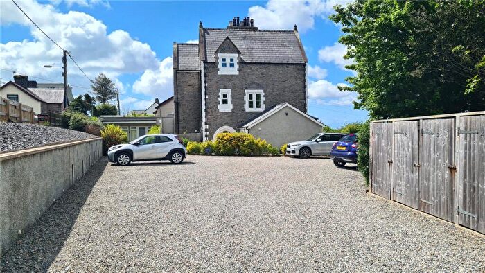 2 Bedroom Flat For Sale In Laurence House, Brynffynnon, Y Felinheli, Gwynedd, LL56