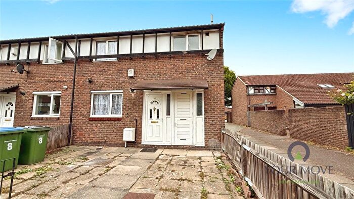 3 Bedroom End Of Terrace House To Rent In Linnet Close, London, SE28