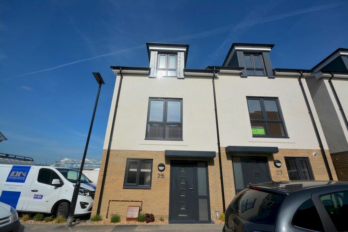 3 Bedroom Semi-Detached House To Rent In Church Path, East Cowes, PO32