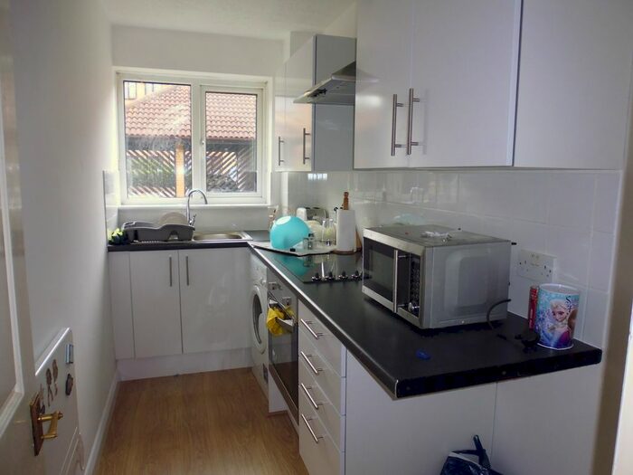 1 Bedroom Flat To Rent In Cross Road, Waltham Cross, EN8