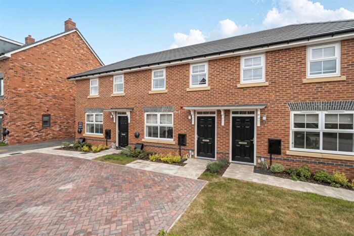 3 Bedroom End Of Terrace House To Rent In Bedroom End Of Terrace House In Robert Lewis Avenue, Crewe, CW1