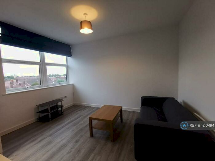 2 Bedroom Flat To Rent In Century House, Shirley, Solihull, B90