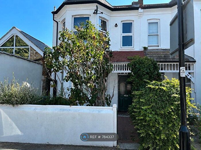 2 Bedroom Flat To Rent In St Kilda Road, London, W13