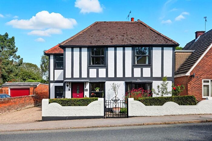 4 Bedroom Semi-Detached House For Sale In Holloway Road, Heybridge, CM9