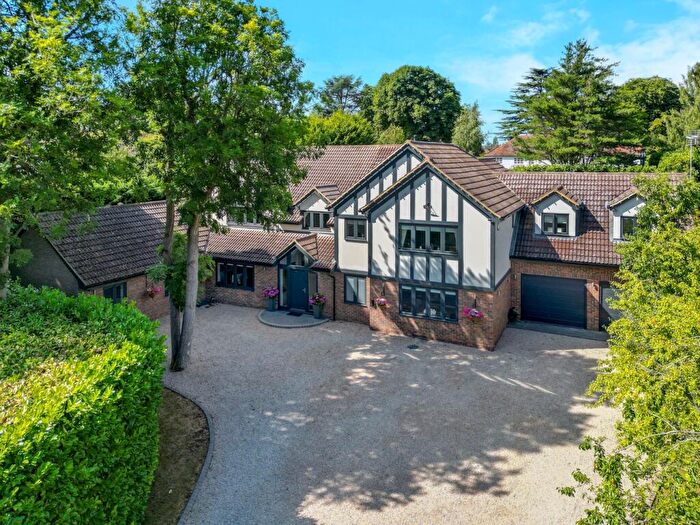 5 Bedroom Detached House For Sale In Longaford Way, Hutton, Brentwood, CM13