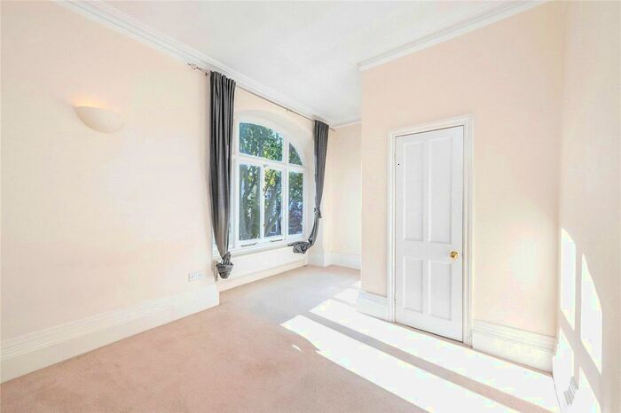 1 Bedroom Flat To Rent In Sheen Gate Gardens, London SW14