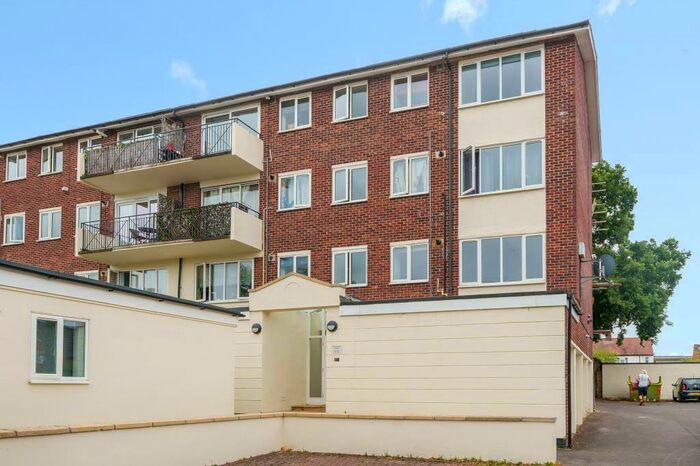 2 Bedroom Apartment To Rent In Lizmans Court, East Oxford, OX4