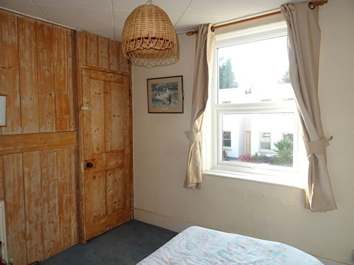 2 Bedroom Cottage For Sale In High Street, Wingham, Canterbury, CT3